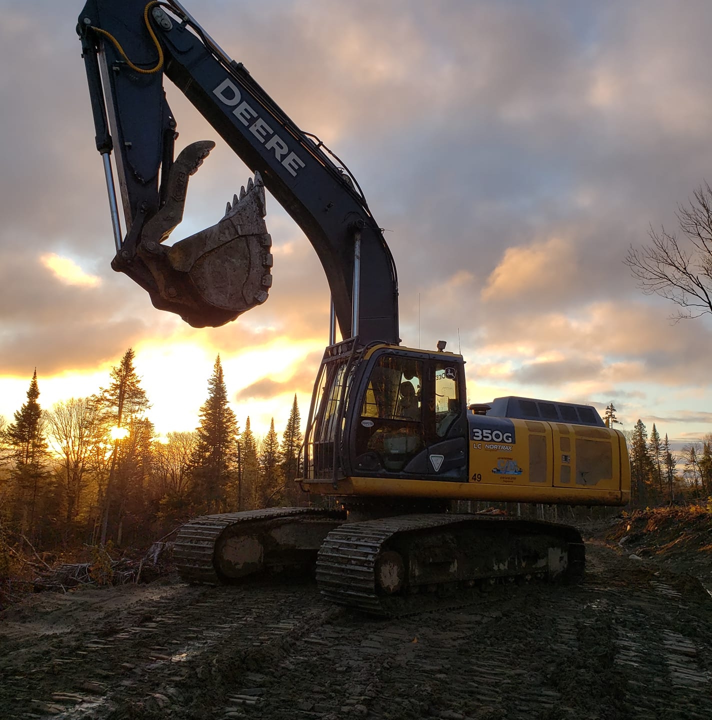 Taux De Location De Machinerie Lourde Avec Opérateur Opérateur de machine en voirie forestière | Métiers de la forêt et du bois